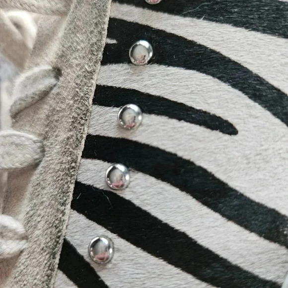 Zara | Zebra Pattern Studded Distressed (but like new!) Sneakers Size 41 - Picture 3 of 16